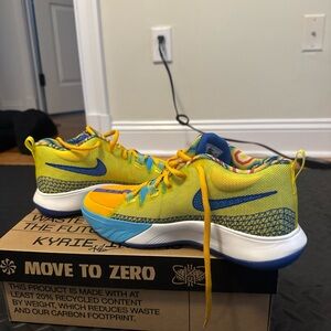 KYRIE FLYTRAP VI (GS) BASKETBALL SHOES🏀